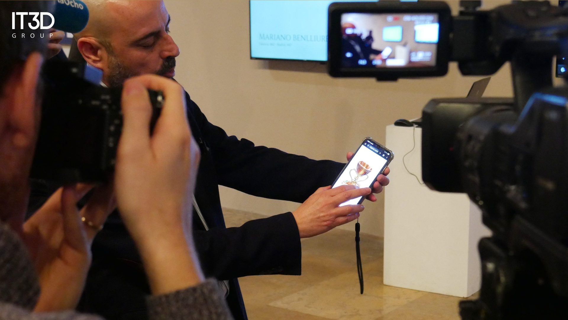 El santo cáliz de la catedral de valencia en realidad aumentada