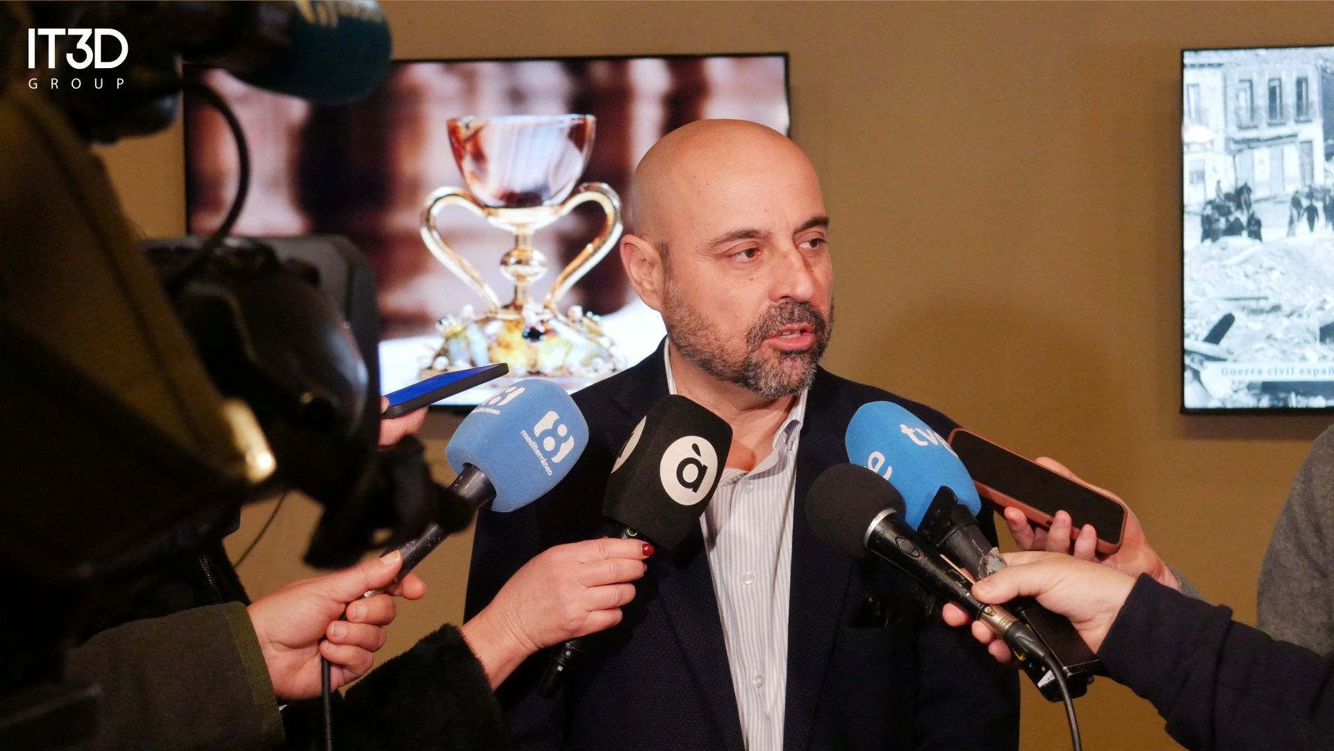 El santo cáliz de la catedral de valencia en realidad aumentada